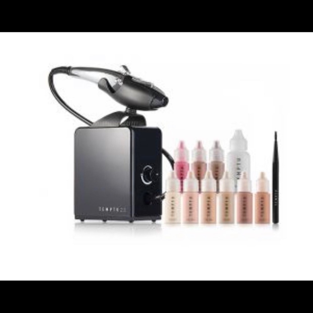 Temptu 2.0 airbrush kit with extra pod and makeup